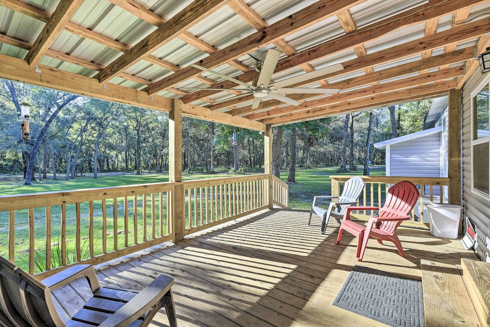 Updated Home Near Manatee Springs State Park!