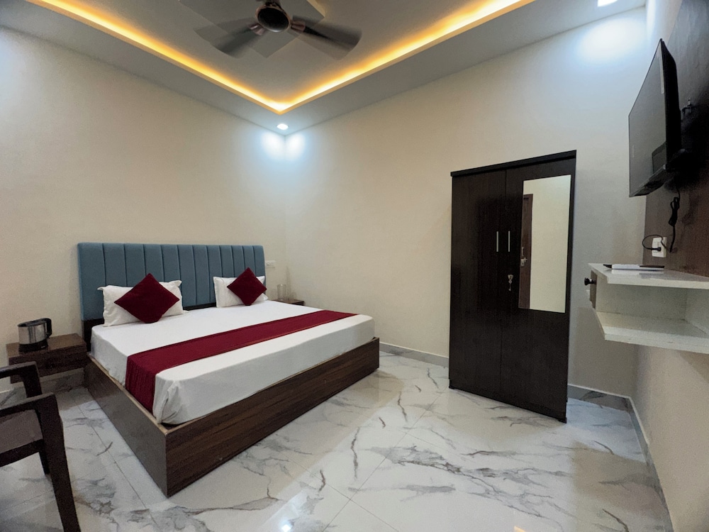 Vimla Residency Hotel Near Prem Mandir