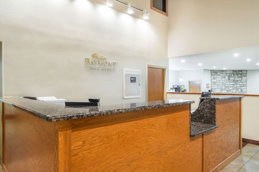 Baymont by Wyndham Metropolis view 3