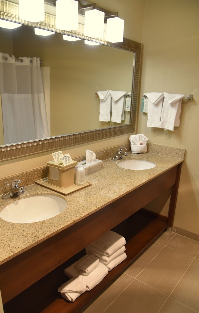 Albany Vacations - Comfort Suites Linn County - Property Image 30