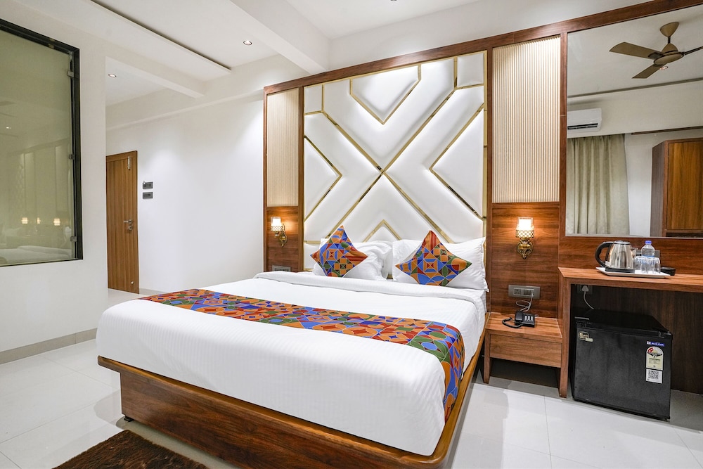 Fabhotel Status Residency