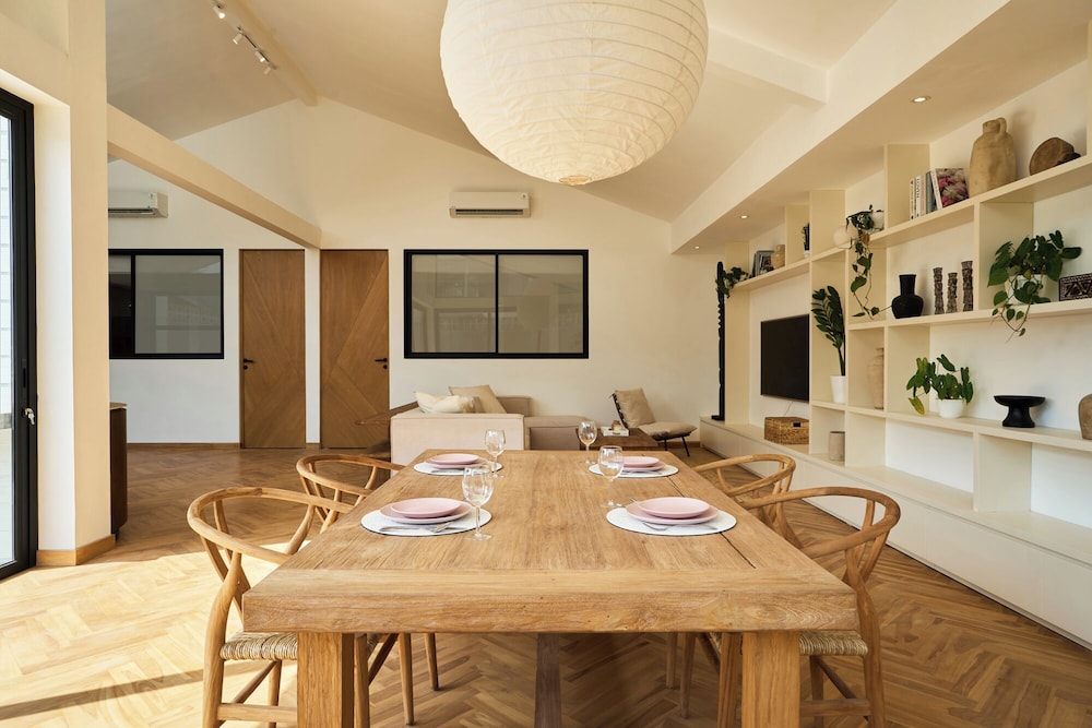 White Villa by Betterplace