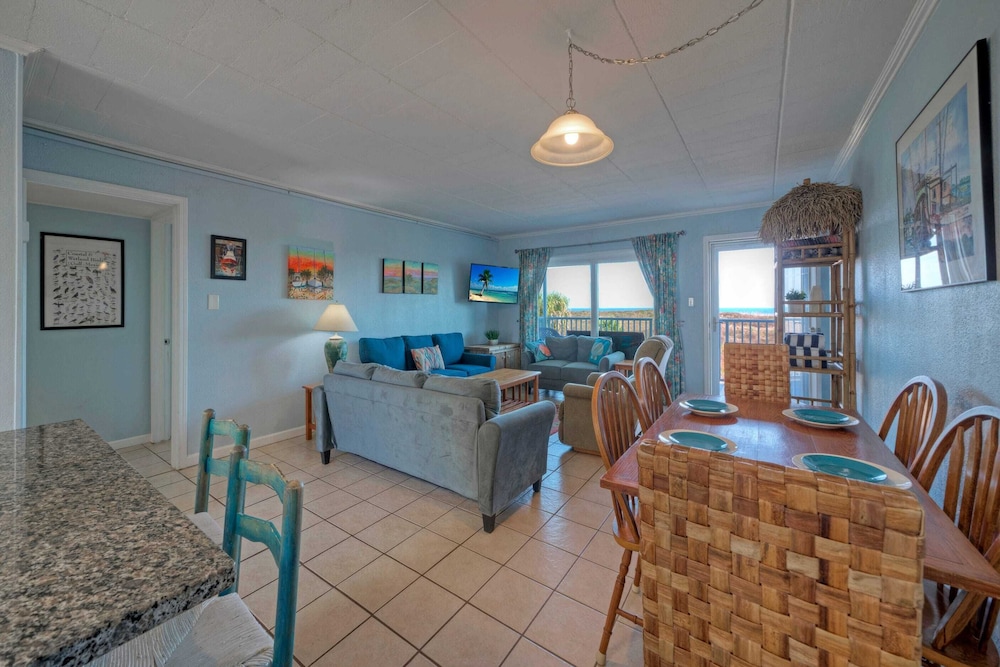 Beachfront Condo w/ Ocean View, 2 Pools, Boardwalk to the Beach Island Getaway