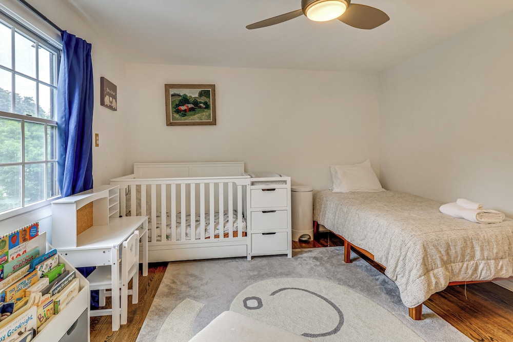 Easy Train Access to Nyc! Elegant Family Retreat