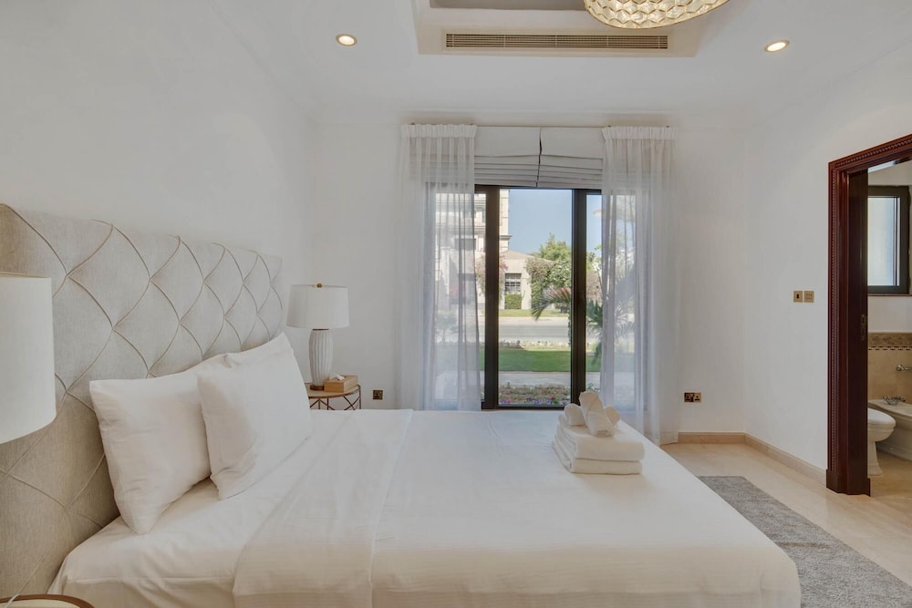 5 Villa w Private Pool Beach on Palm Jumeirah