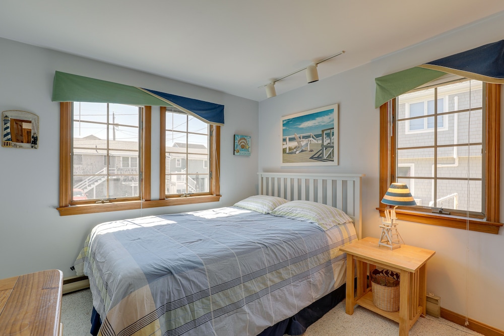 Inviting Rockport Rental w/ Deck: Walk to Beach!