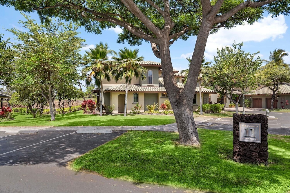 Luxurious View Corner Townhome - Great Views - VIP Beach Pass - Vrkcv