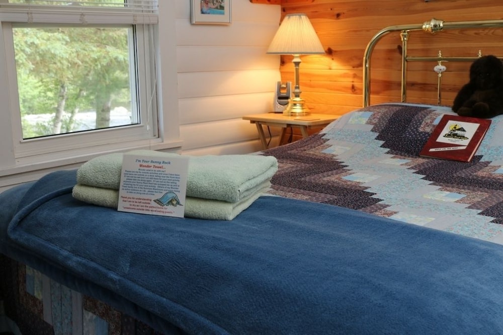 Sunny Rock B&B Haliburton