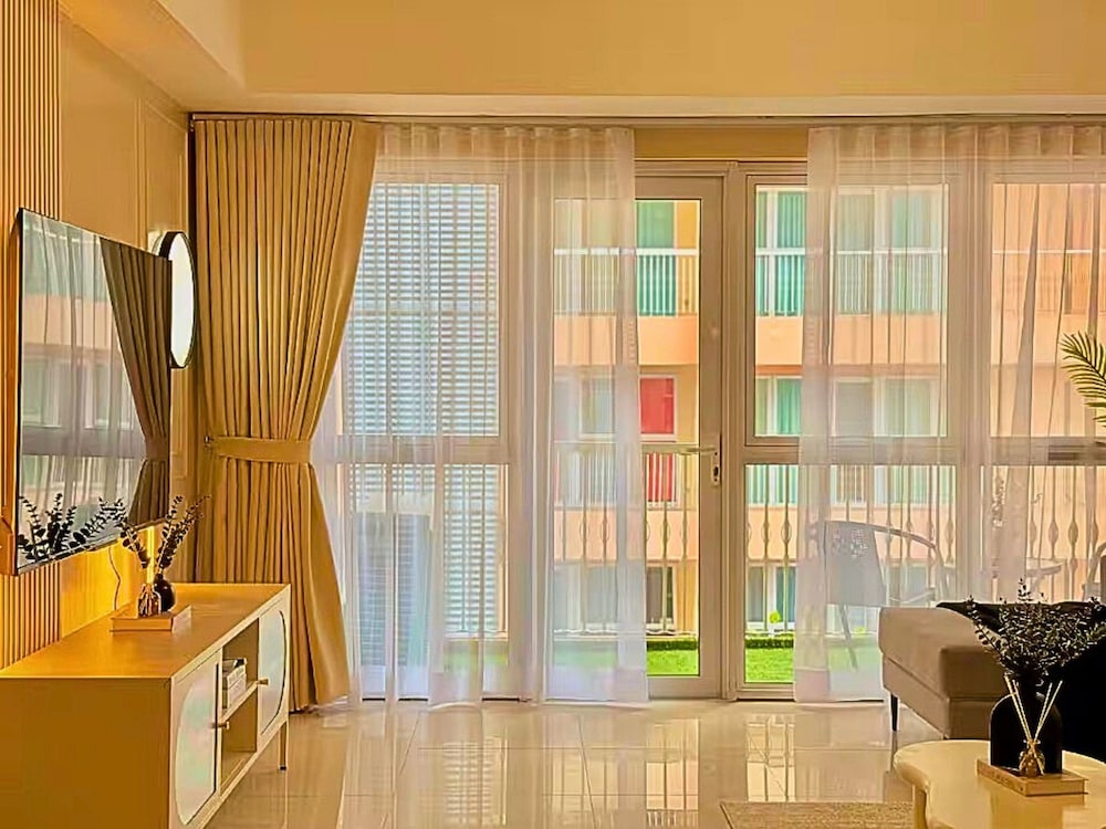 Live Luxury Living at BGC Venice