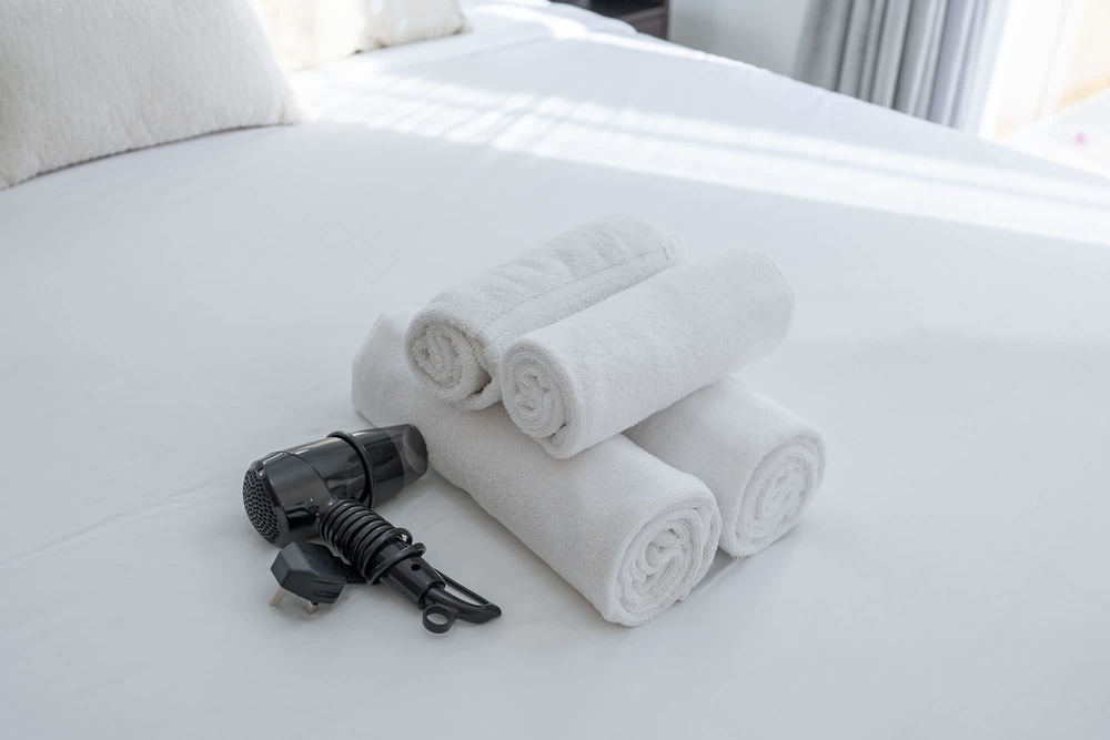 Indulging 1 Bedroom in Azizi Riviera 6
