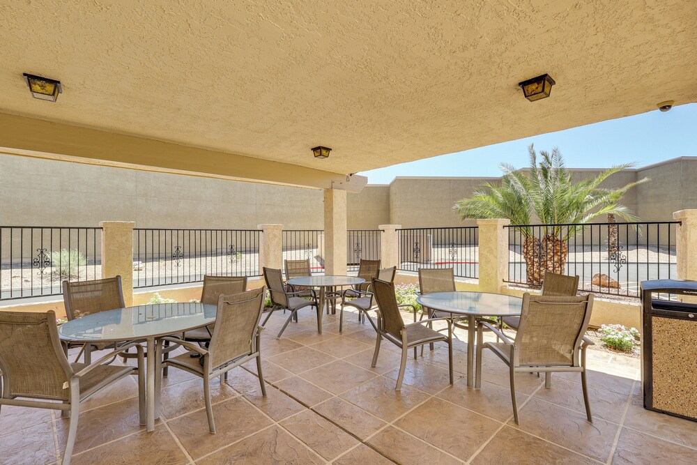 Island Condo w/ Pool Access in Lake Havasu City!