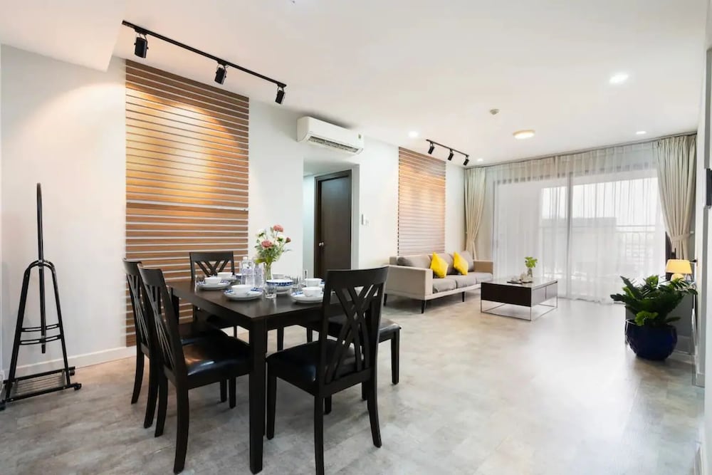 Prestige Saigon Royal - Modern Apartment