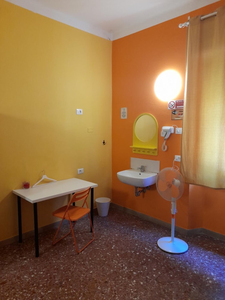 Pisa Train Station Hostel photo 4