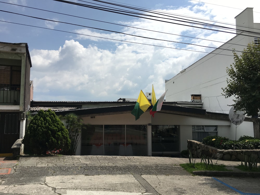 Hotel Regines Hotel - Image 1