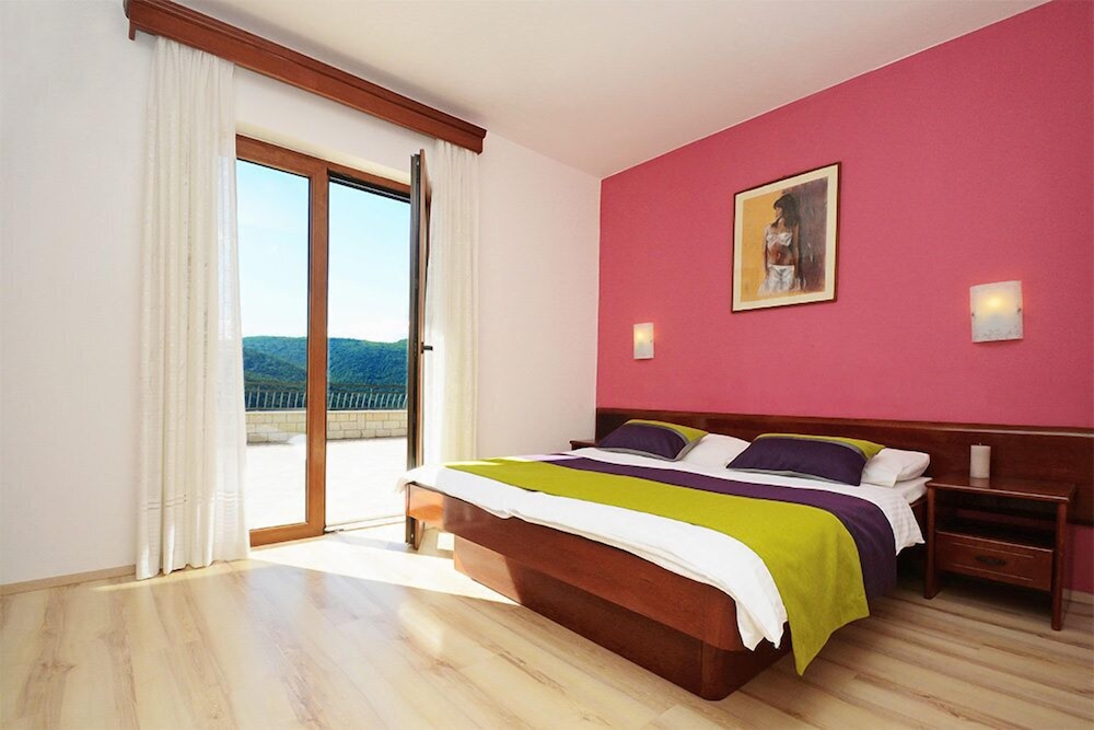 House Adrijana