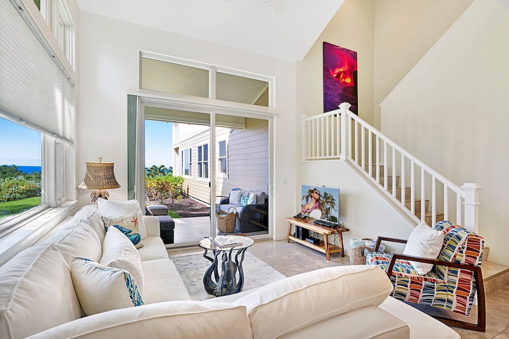 Ocean View - AC & Wifi - Walk to Beach & Shopping - Vrkcv