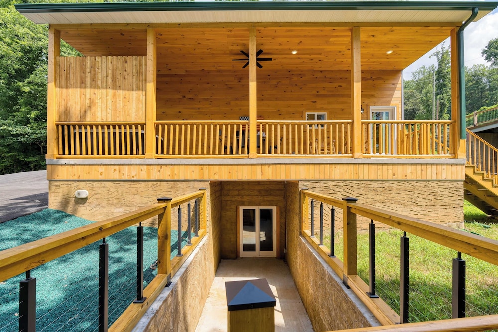 Cabin w/ Hot Tub, Game Room & Scenic Smoky Mountain Views Perfect by Avantstay