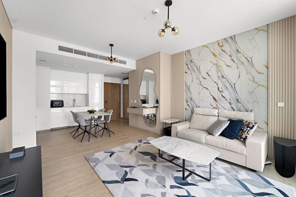 1BR Skyline Views Dubai Creek Harbour
