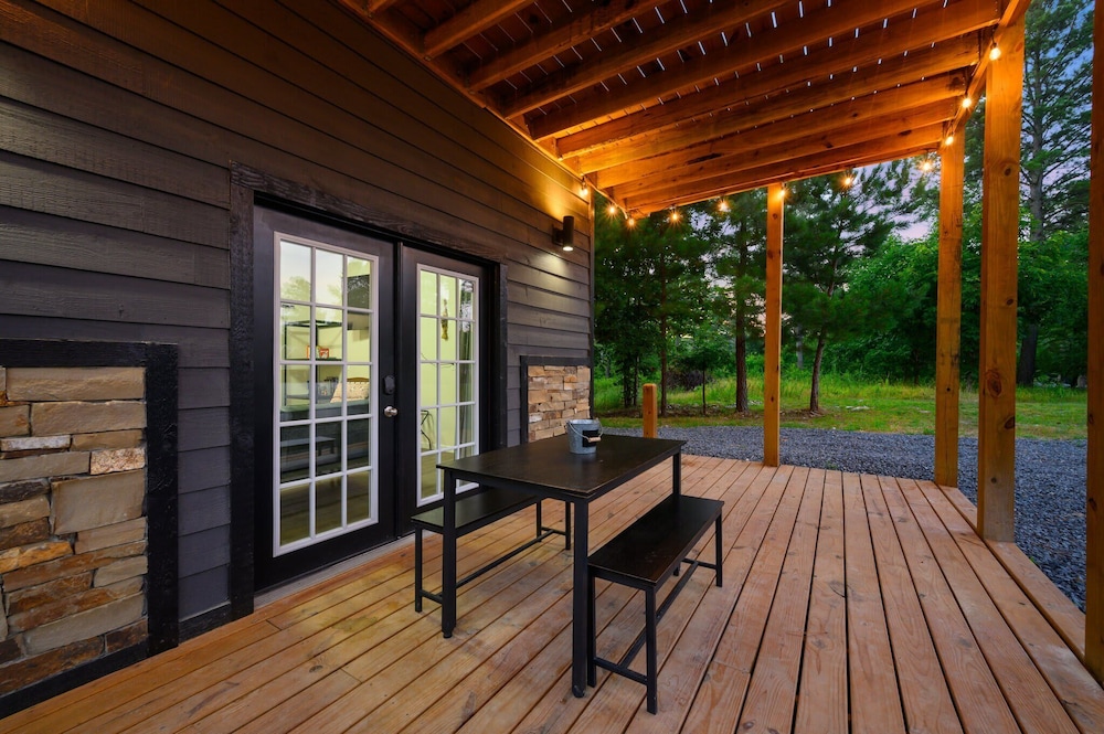Double Magic - Unique Cabin for 6 - Pond, Hot Tub