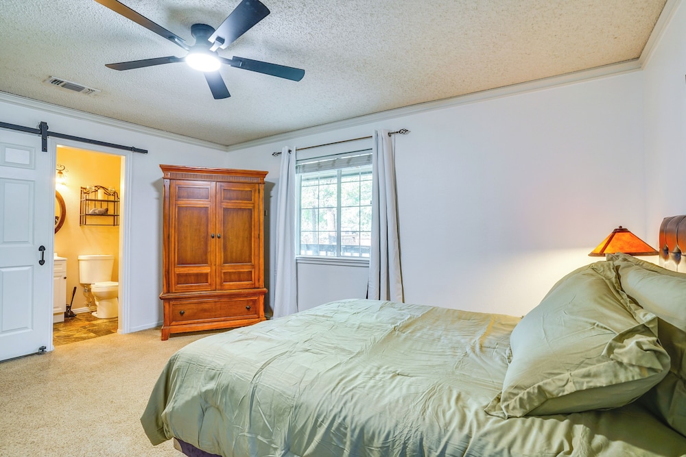 Peace, Space & Starry Nights: Ranch Home in Azle