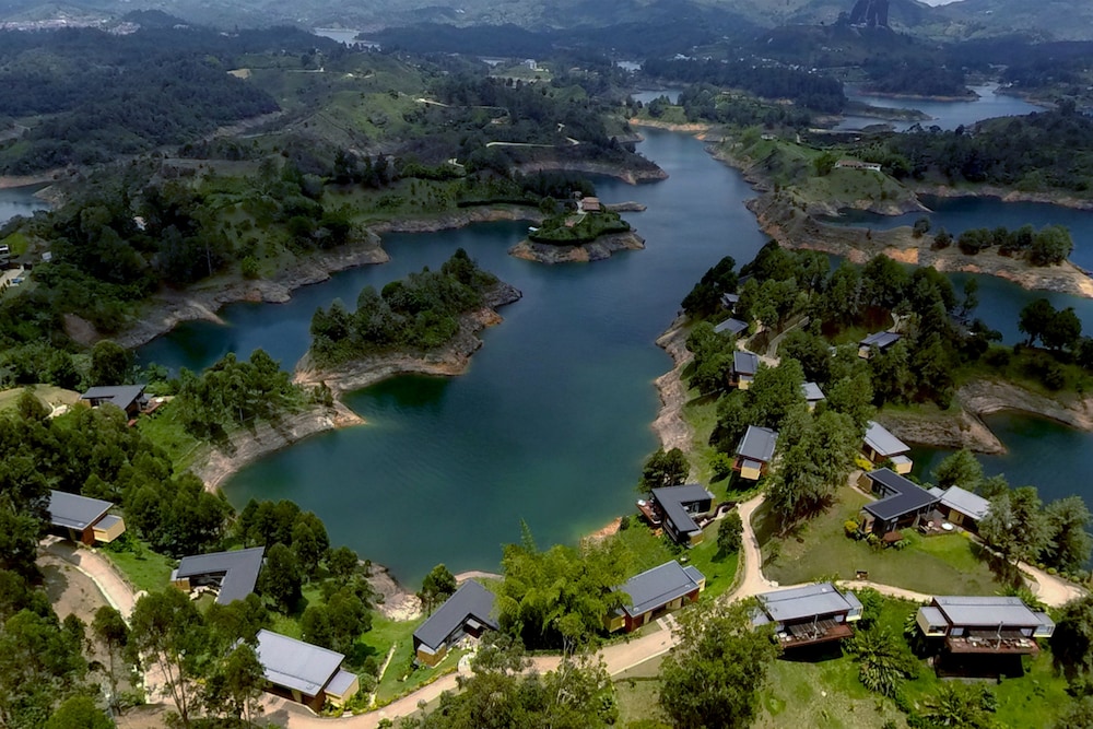 Hotel Luxé Cabañas - Image 1