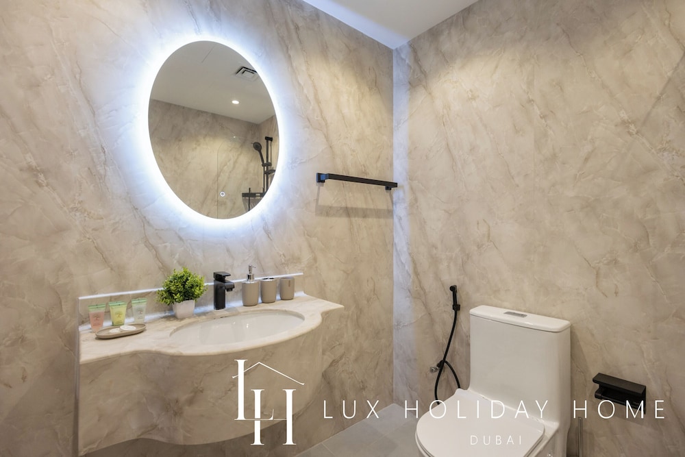 LUX The Marina View Suite 3