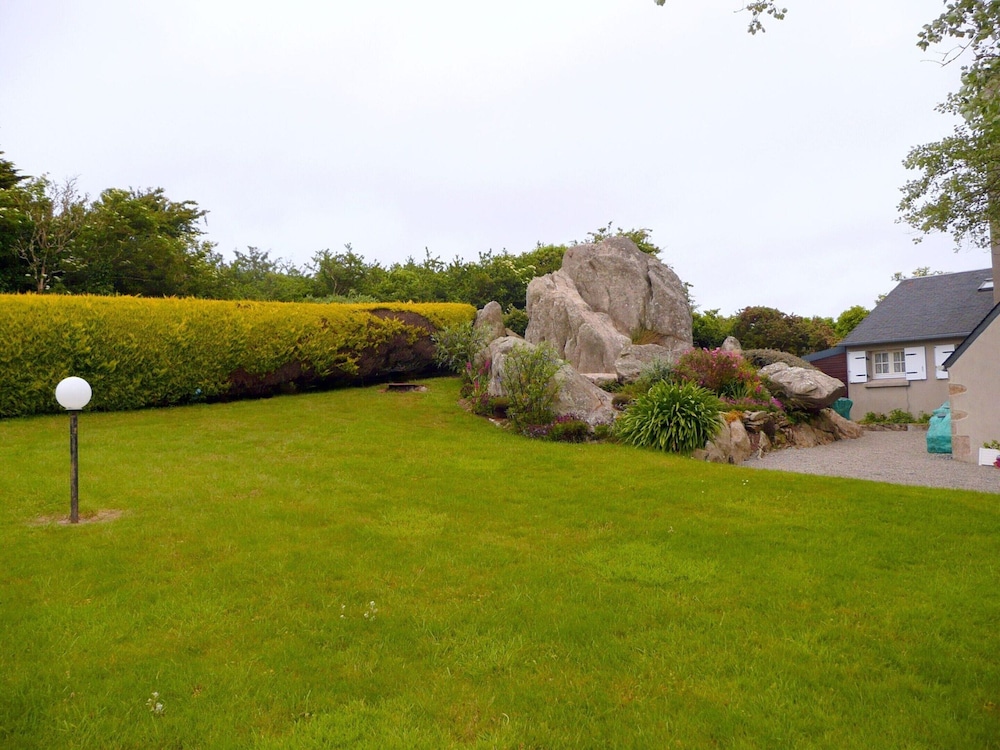 Semi-detached House, Guisseny