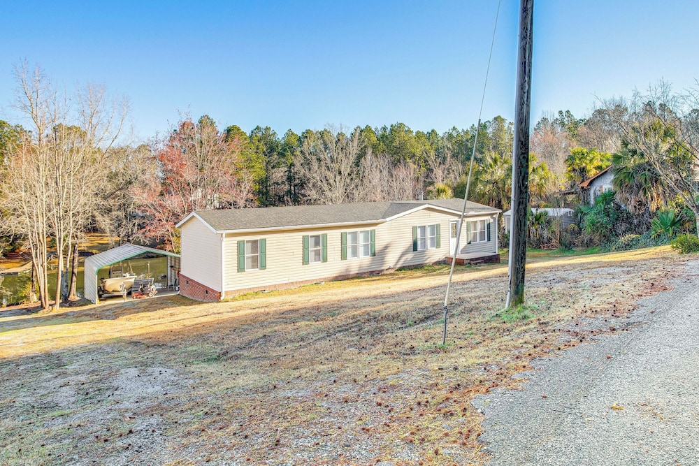 Fish On-site: Lake Murray Family Home