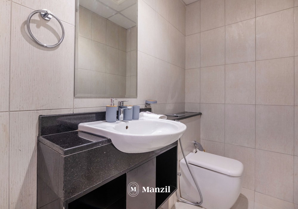 Manzil -1BR w Pool nr Dubai Sports City