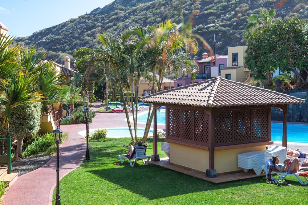 Brena Baja Vacations - Apartamentos Oasis San Antonio - Property Image 2