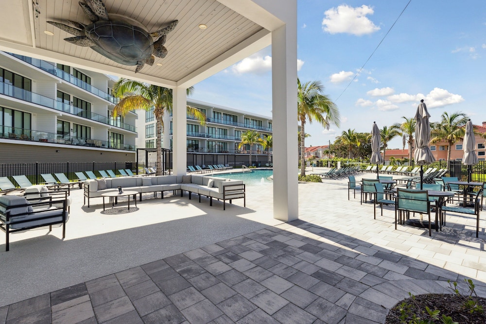 Beachside Deluxe