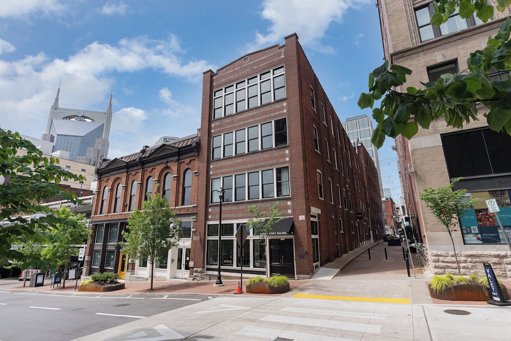 Maison Modiste - Walk to Broadway & Printers Alley