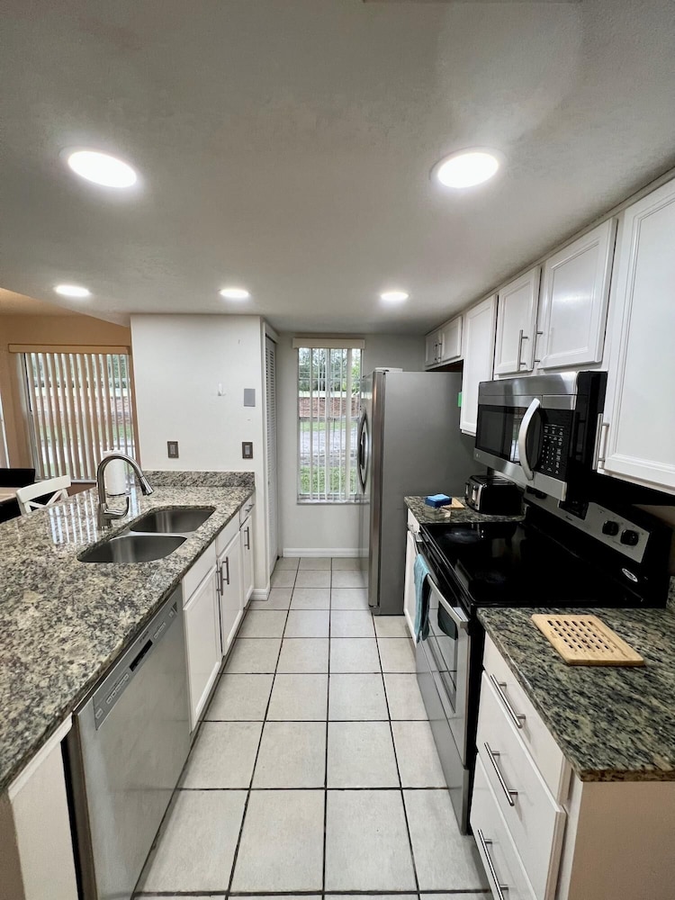 Grand Family Deluxe 3BD Condo Near Disney Universal 22 view 5