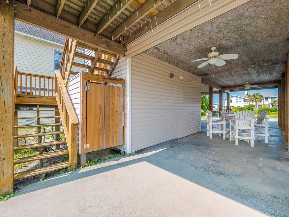 Casa Capri by Topsail Realty