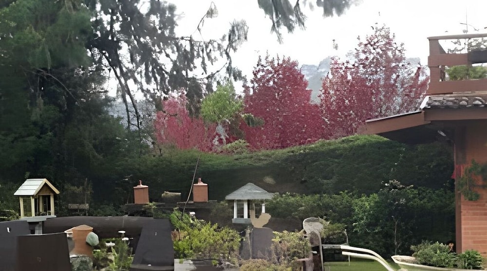 THE WRITERS HOUSE