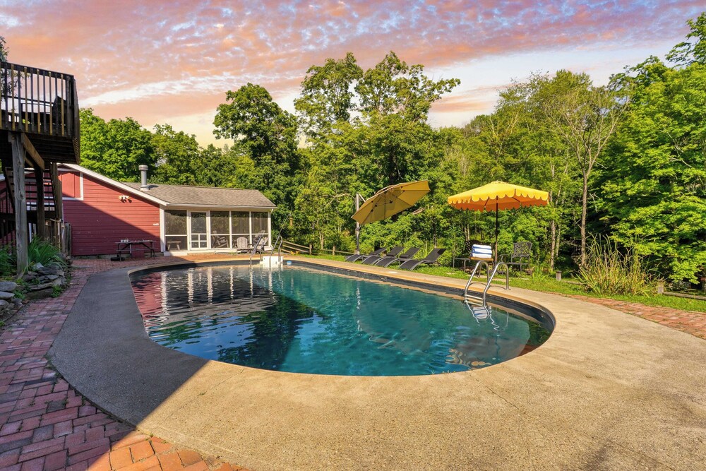 Historic Barn Retreat w/ Pool & Pond Views Longview Pond Lodge by Avantstay