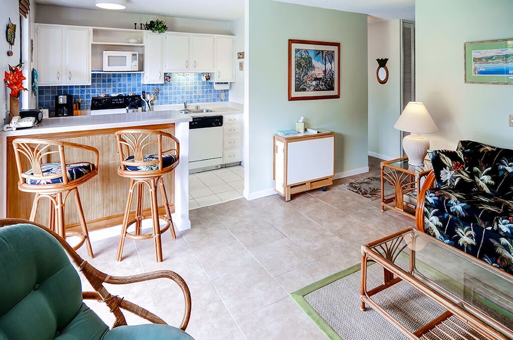 Oceanview Kailua-kona Condo With Private Balcony!