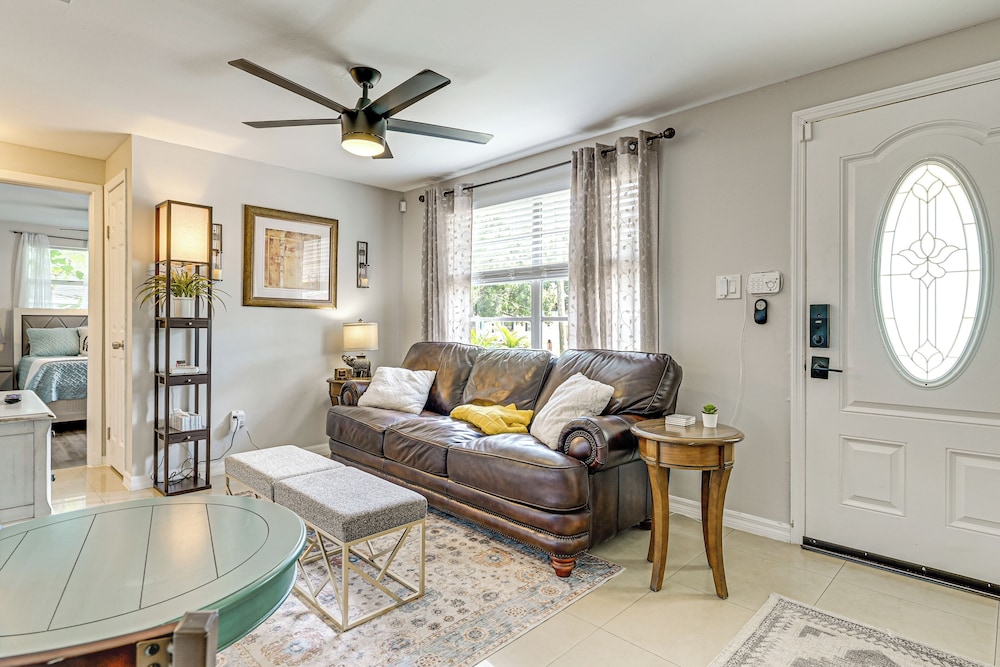 Home w/ Expansive Patio, 3 Mi to Busch Gardens!