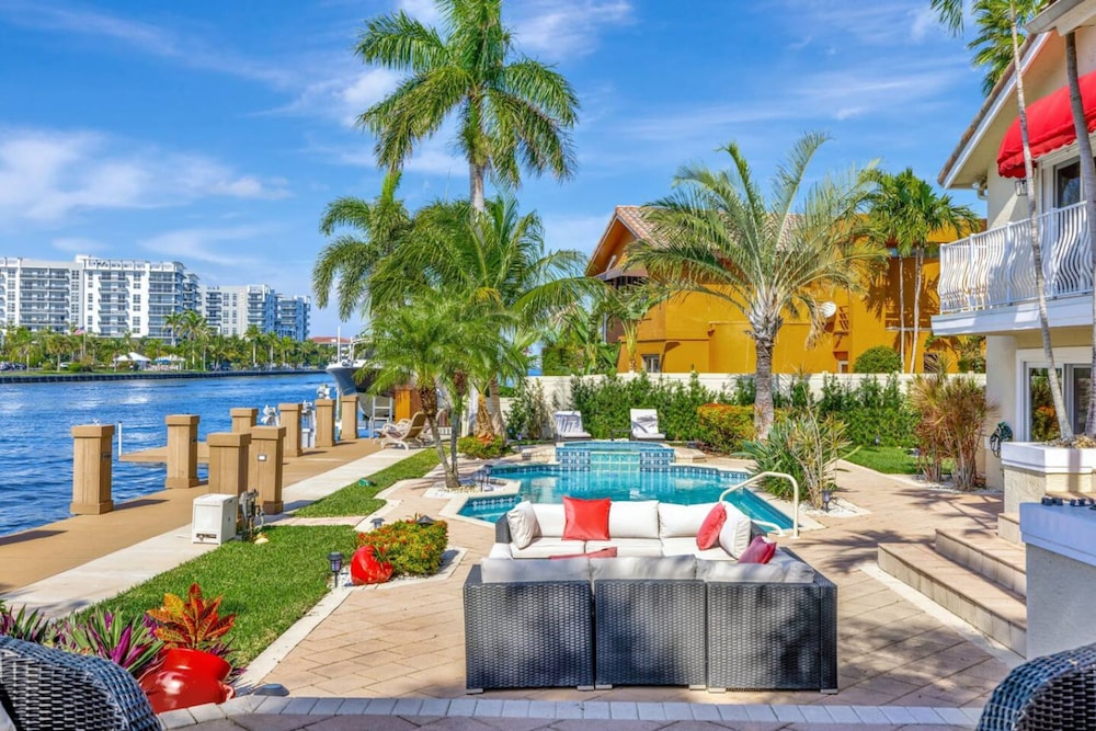 Serenity Villa Water Front