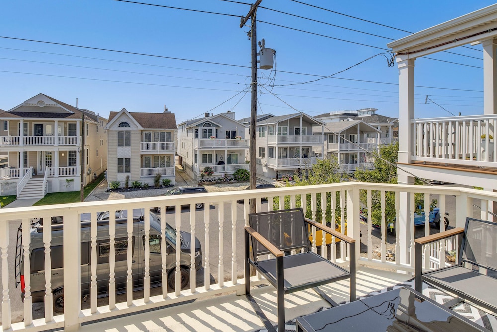 2 Blocks to Beach Access: Ocean City Adventure!