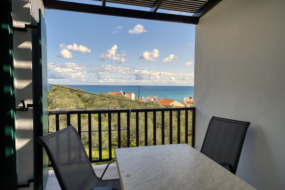 erodios apartments view 3