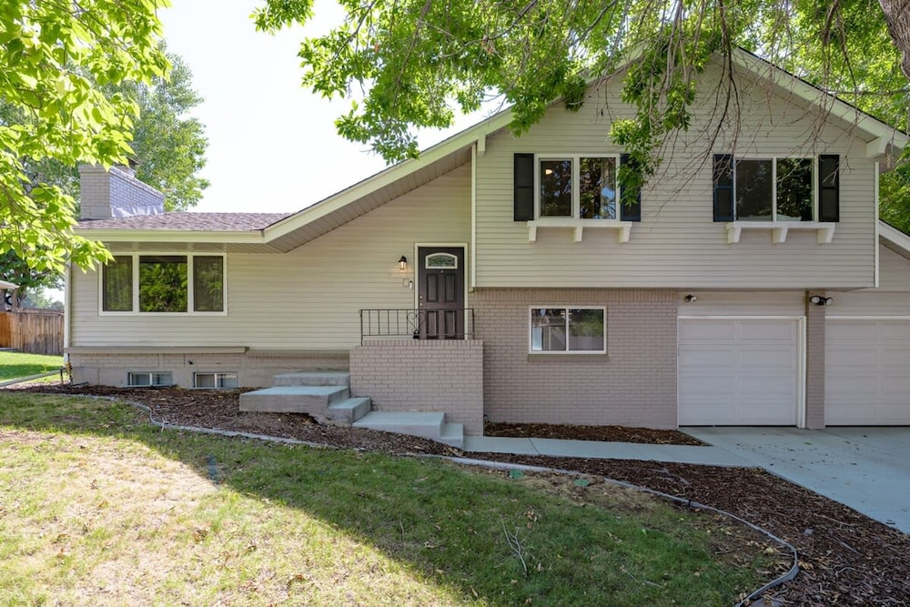4BR 3BA Retreat in Arvada - Perfect for Families