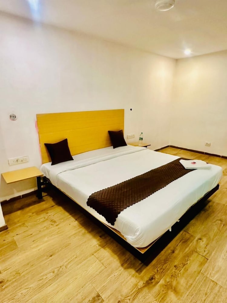 Hotel Royal Address