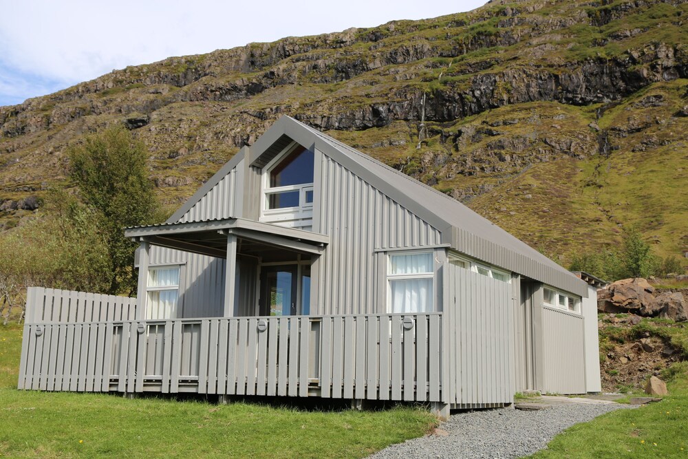 Old Cottage - Reynivellir II
