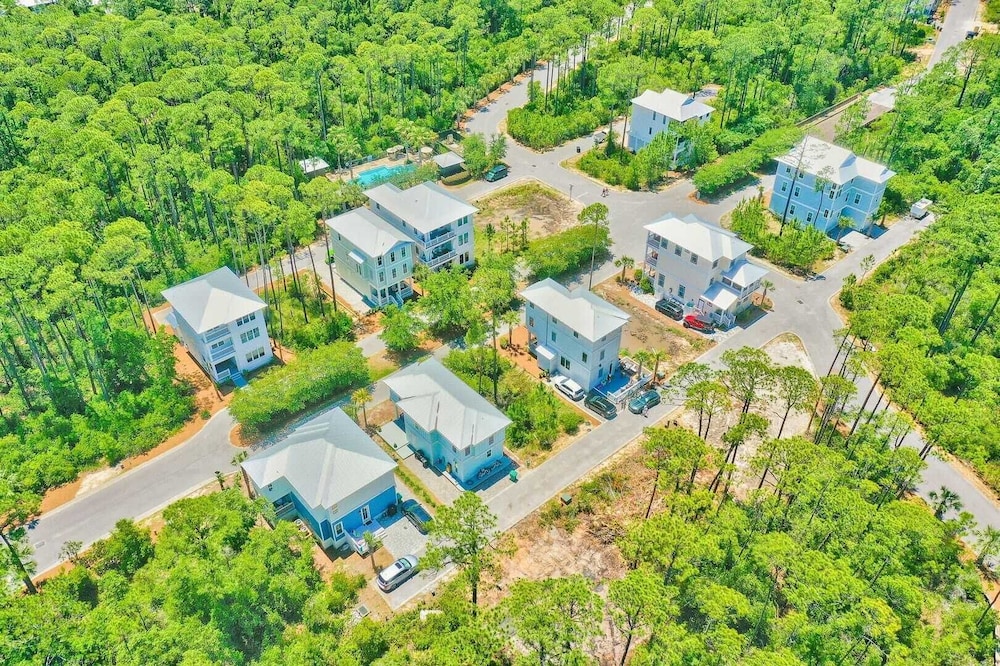 Tranquil Tides by Avantstay Seacrest Pool Access + Bikes
