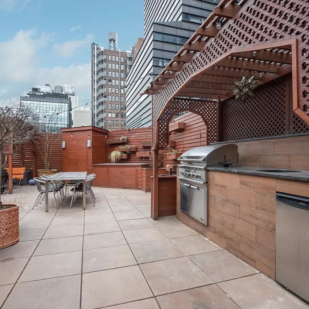 Rialto PH by Rove Travel Penthouse Loft w Roof
