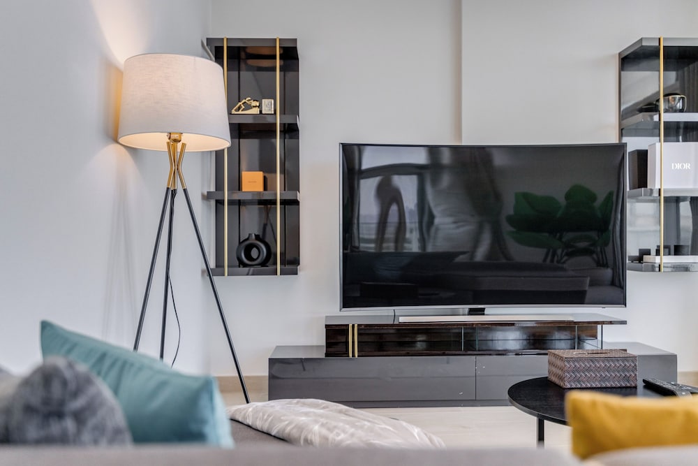 Globalstay Luxury Azizi Mina Beachfront