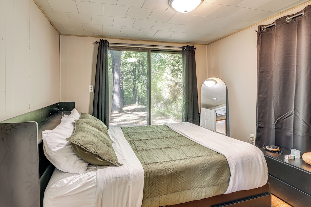 Tranquil Home in Dtwn Baldwin: Fish, Hike & Golf!
