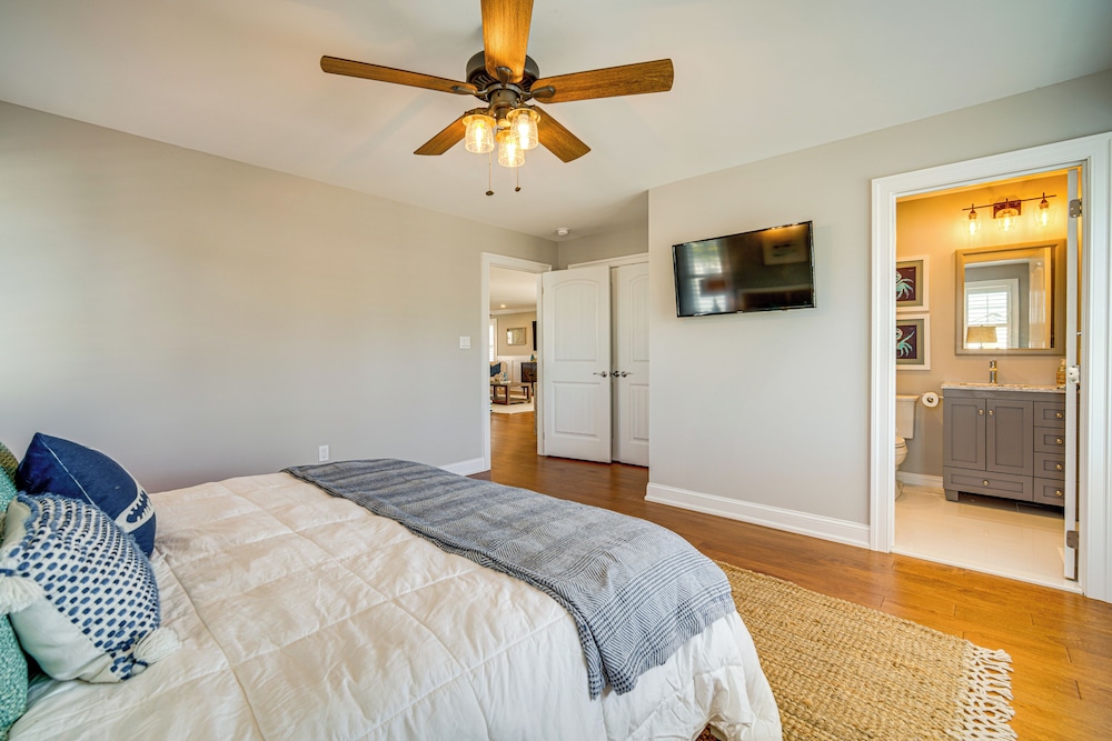 Close to Brigantine Beach: Home w/ 2 Decks