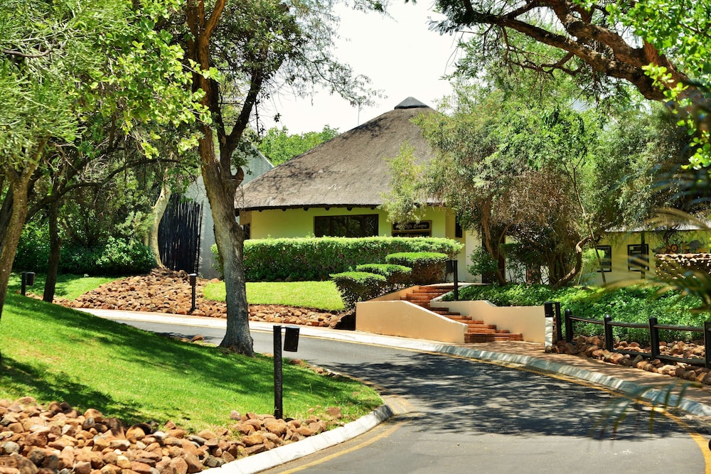 Kwa Maritane Bush Lodge view 3